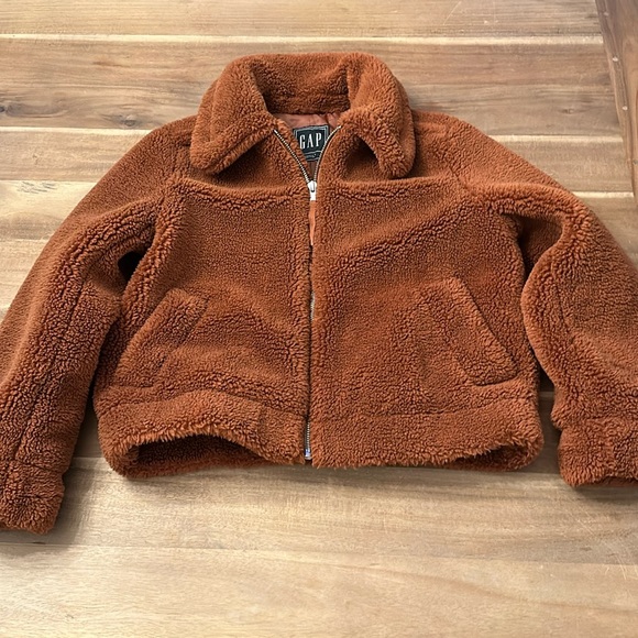 GAP - Picture 1 of 2